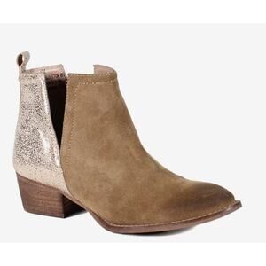 Diba True Stop By Bootie 6 Tan NWOT Boots Ankle Western Gold Shimmer Boho Notch